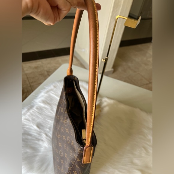 Authentic Louis Vuitton Shoulder bag - Picture 10 of 17
